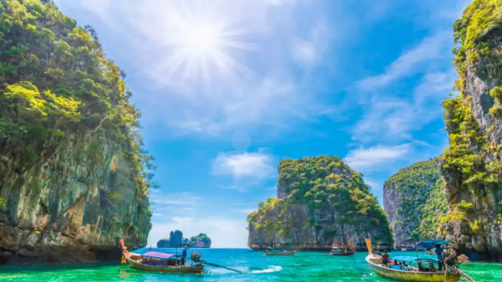 Koh Phi Phi na Tailandia um dos melhores destinos para casais