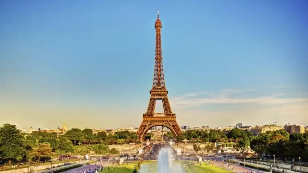 Vista da Torre Eiffel em Paris