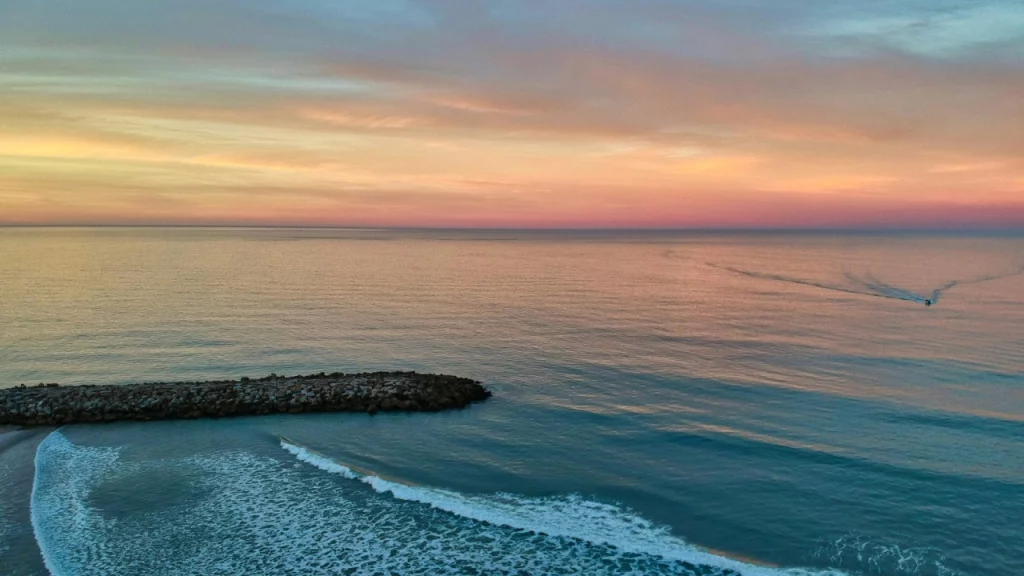 Um pôr do sol deslumbrante em Mar del Plata.